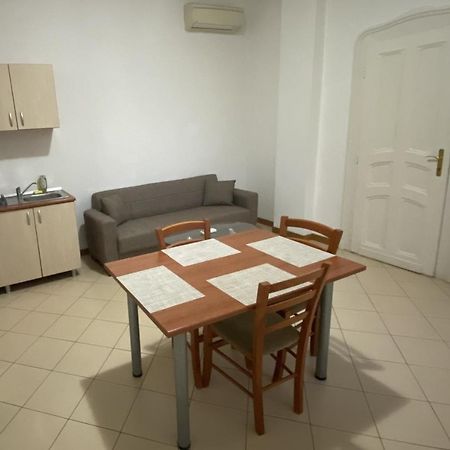 Апартаменты Apartament Piata Victoriei Тимишоара Экстерьер фото